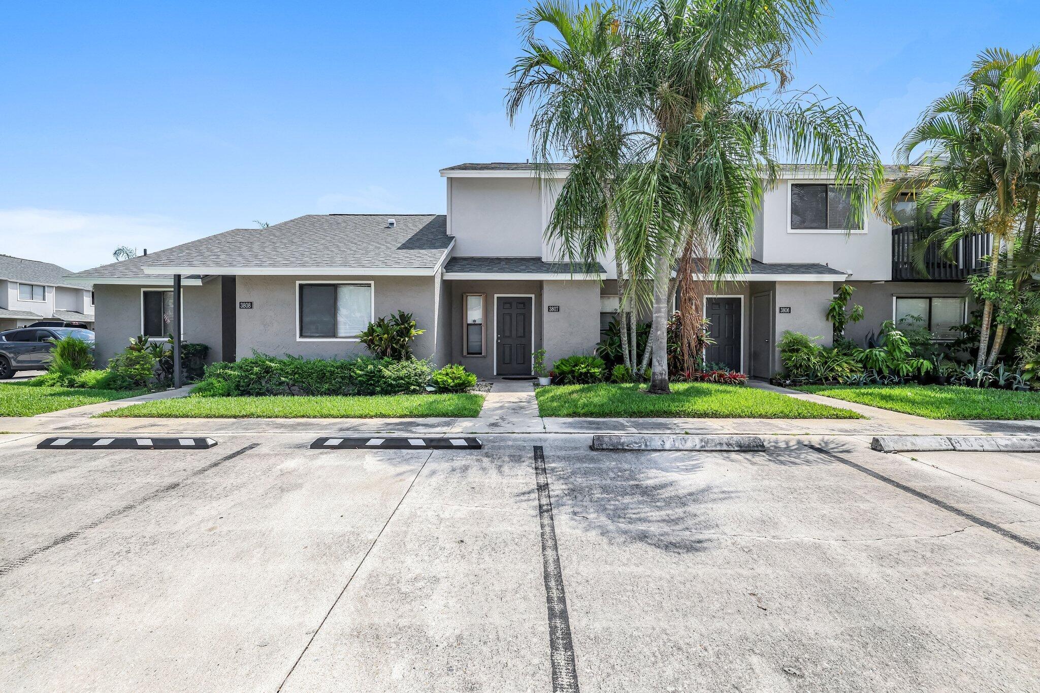 3807 Inlet Circle