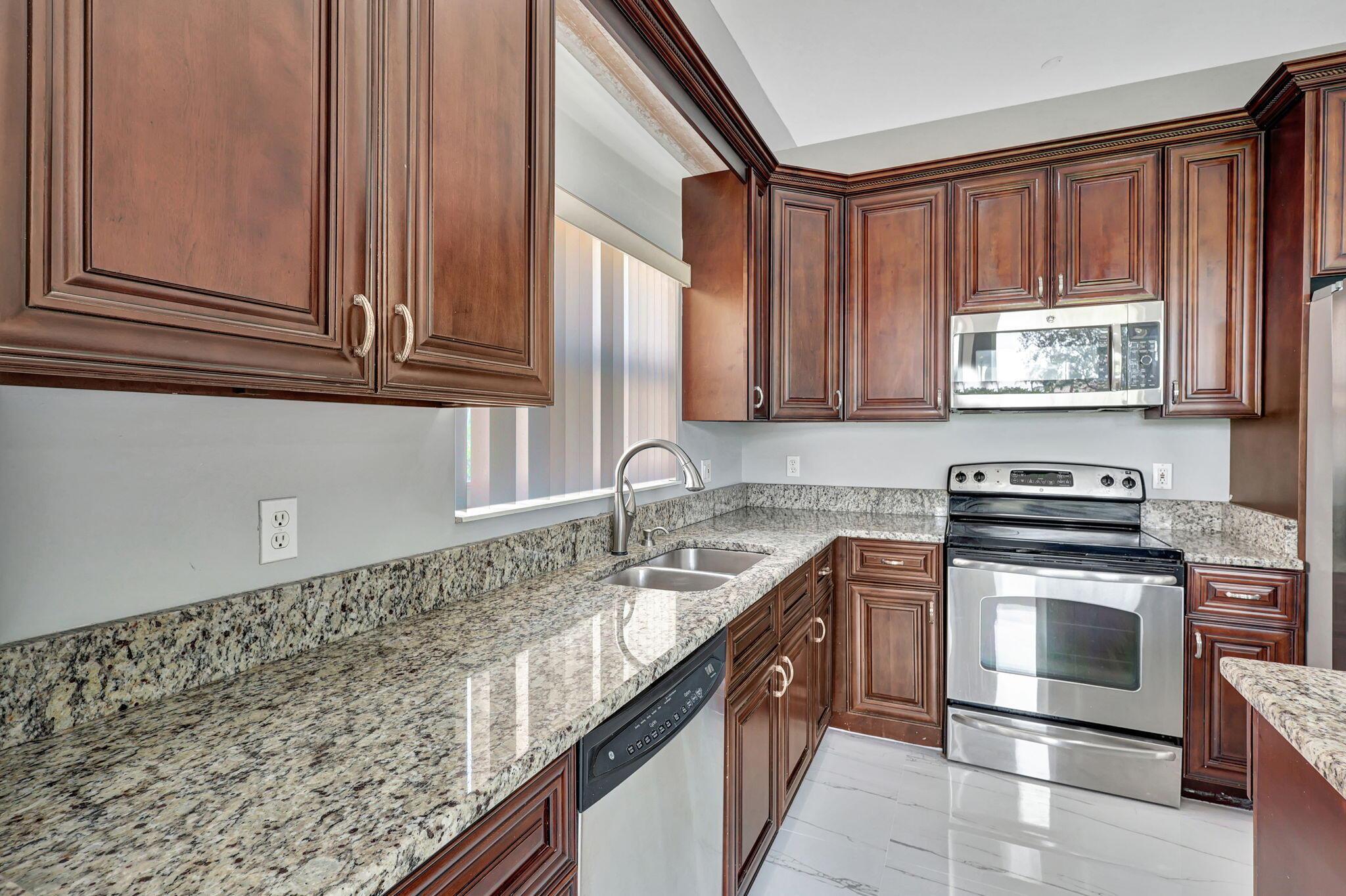 4190 Bahia Isle Circle