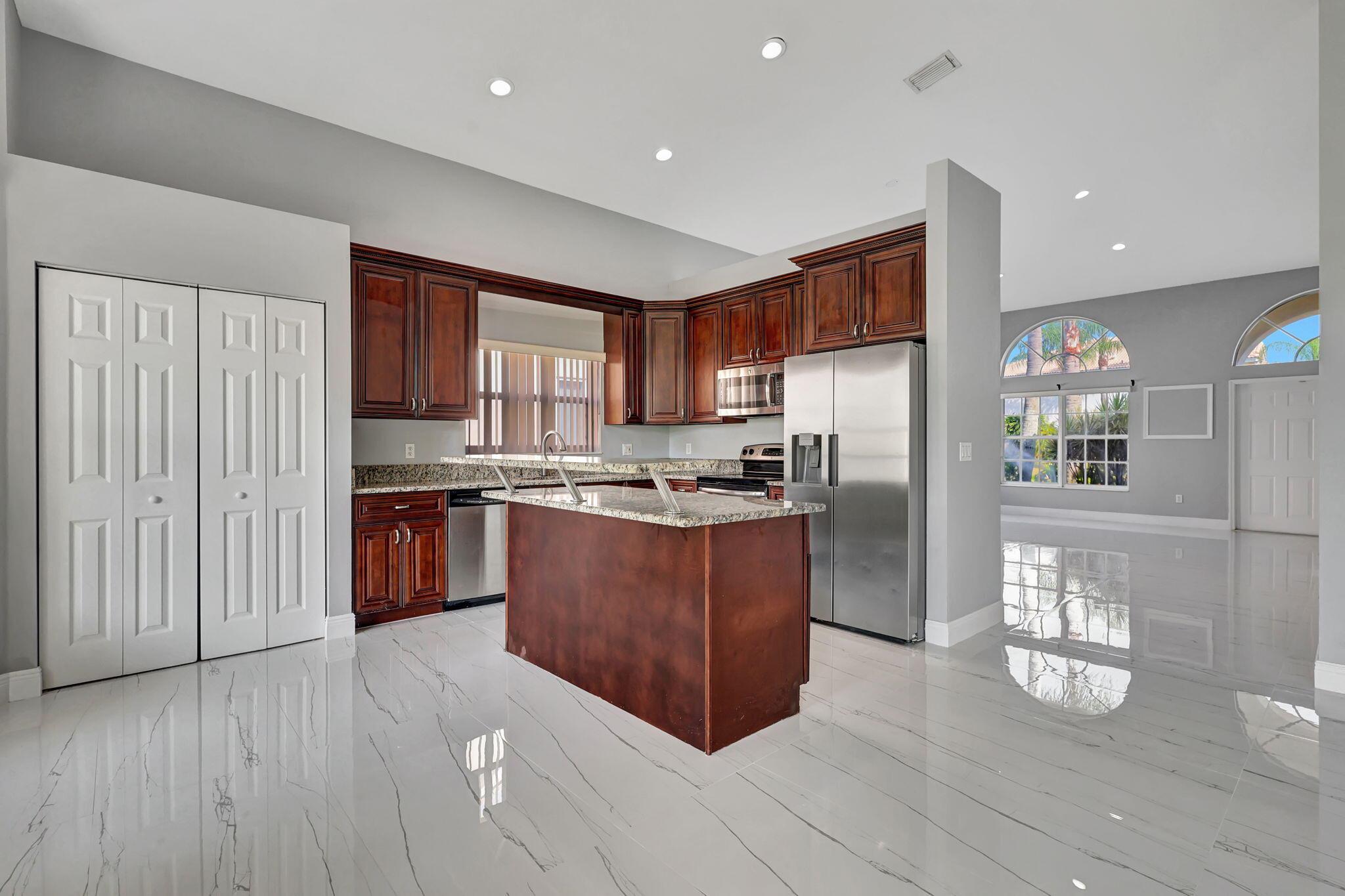 4190 Bahia Isle Circle