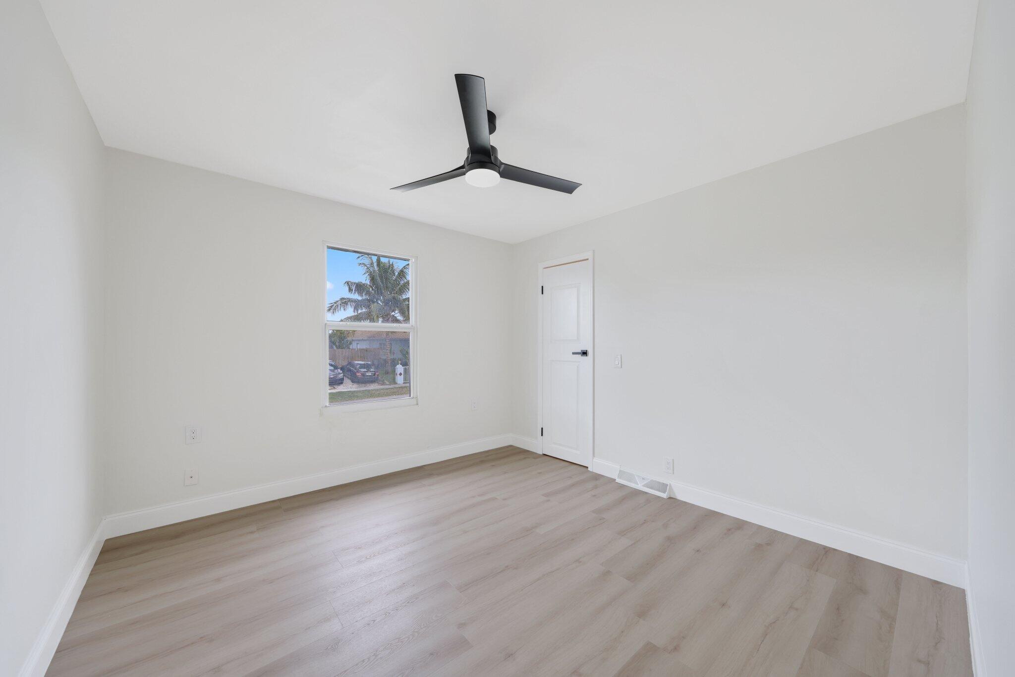 101 NE 27th Avenue