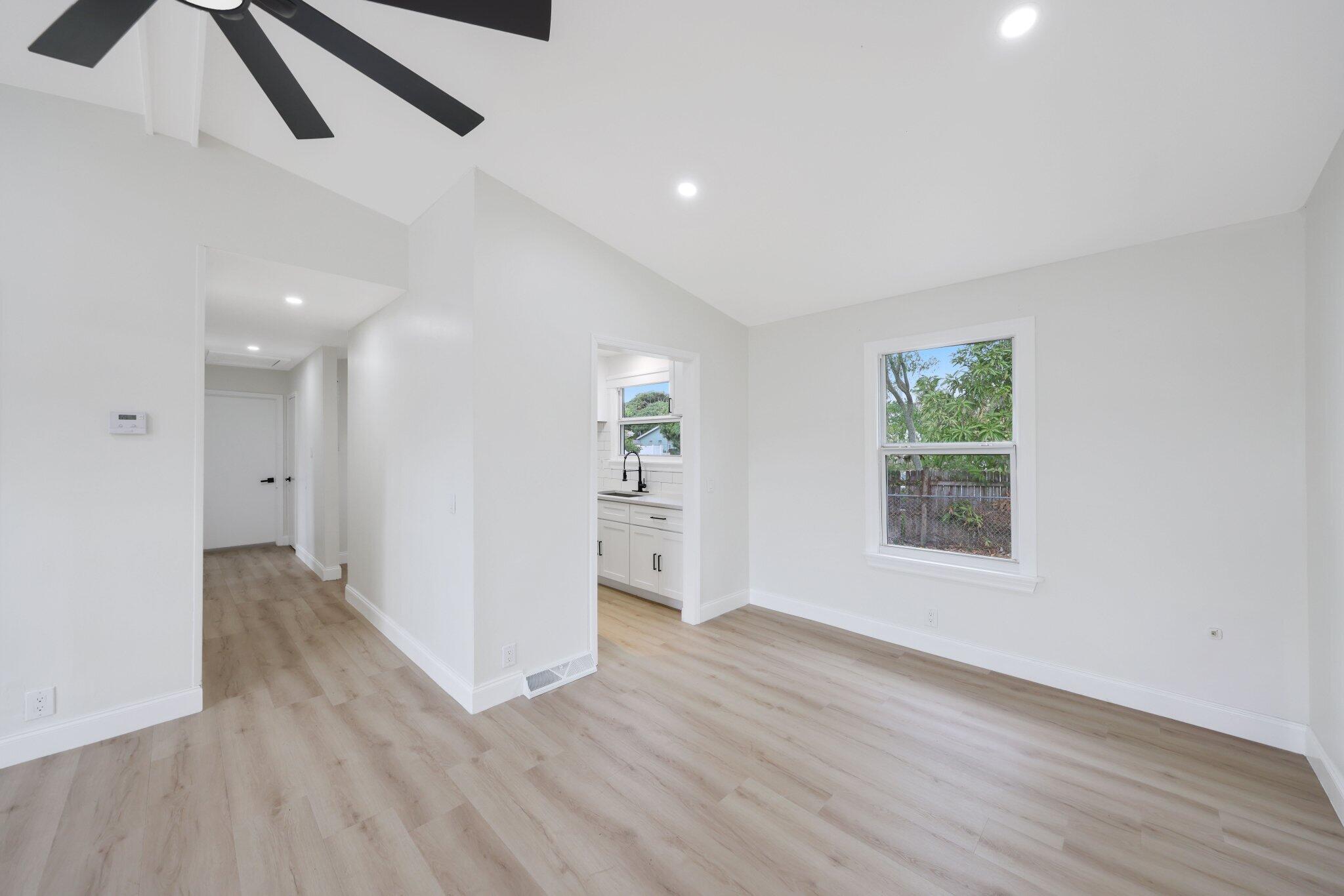 101 NE 27th Avenue
