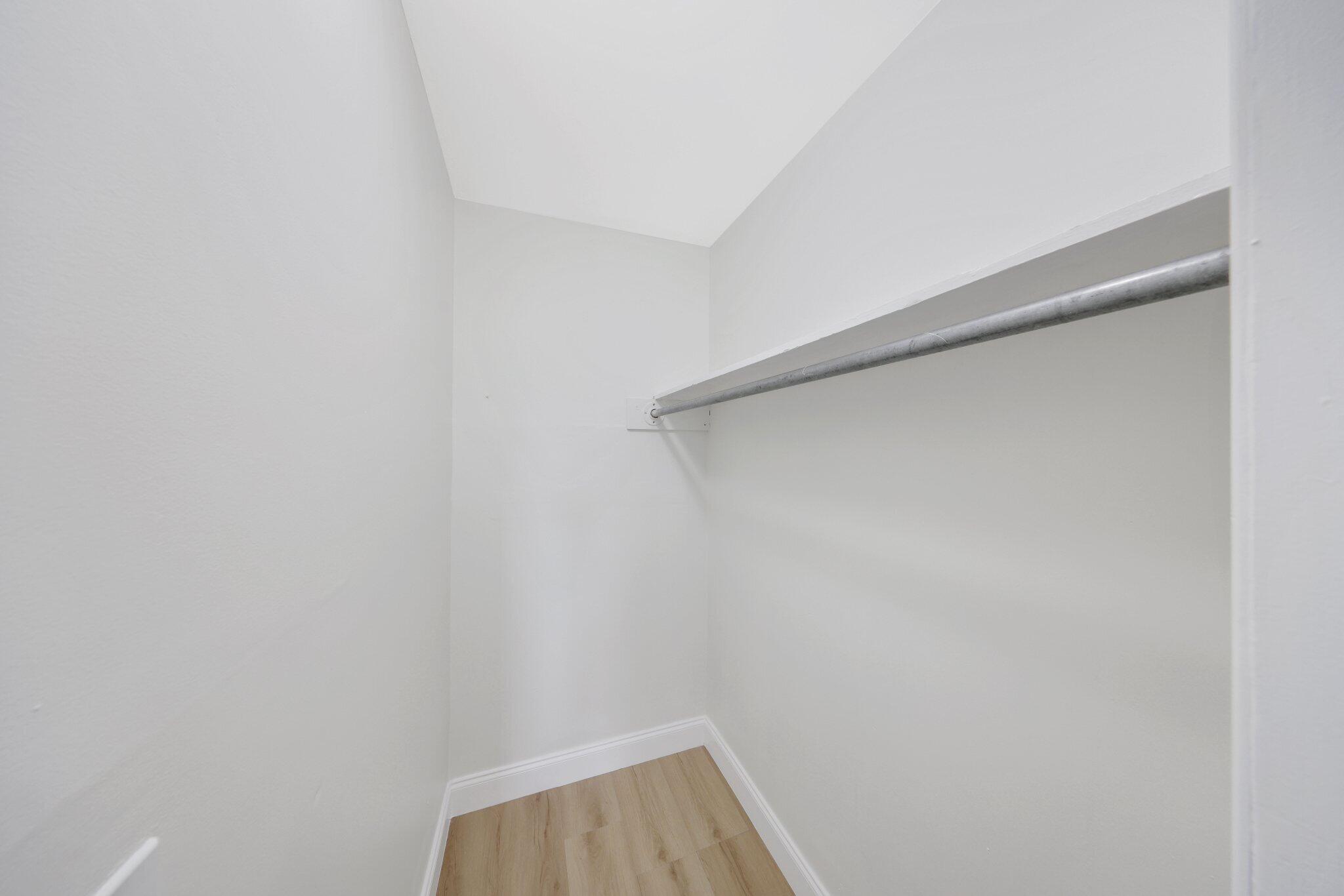 101 NE 27th Avenue