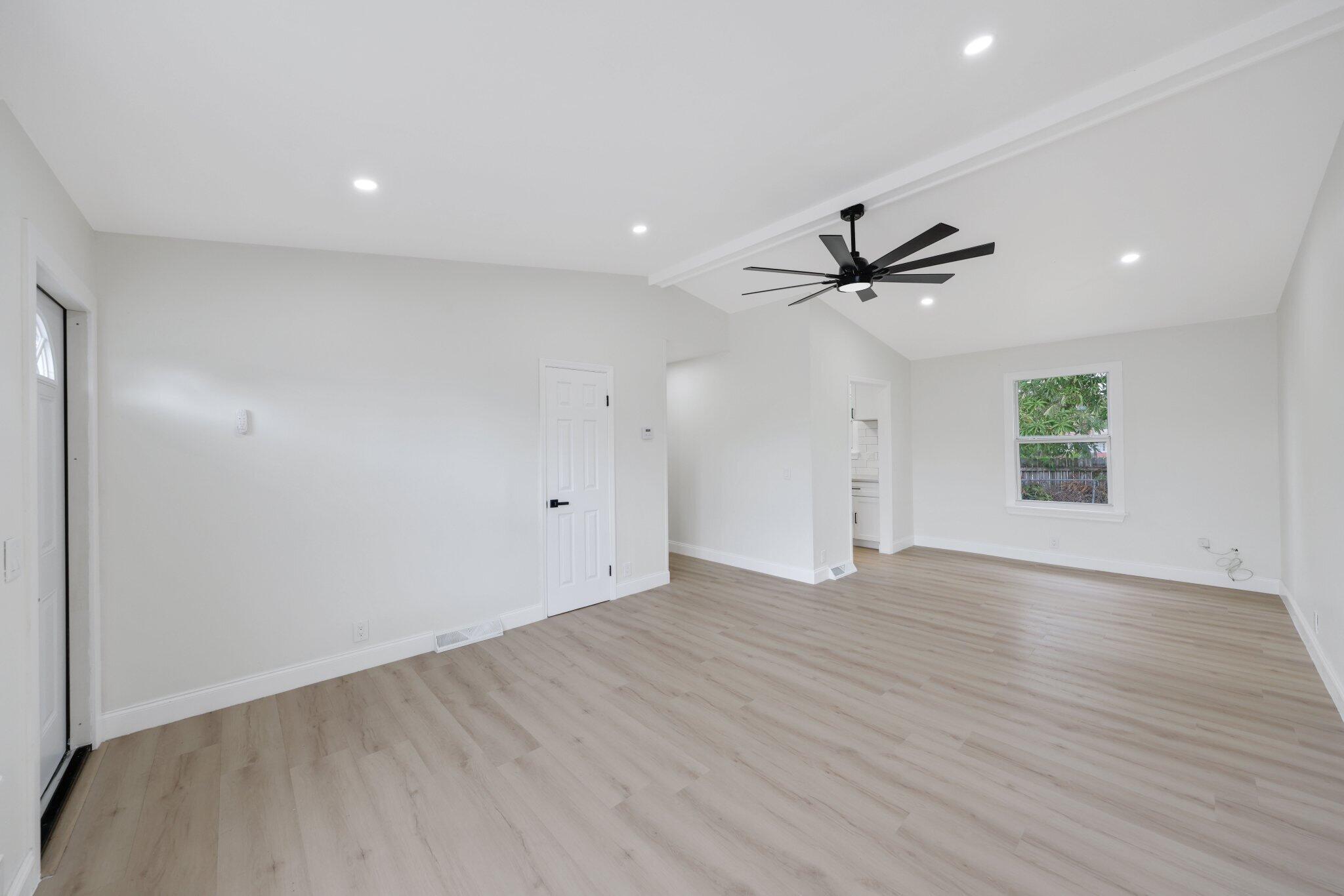 101 NE 27th Avenue