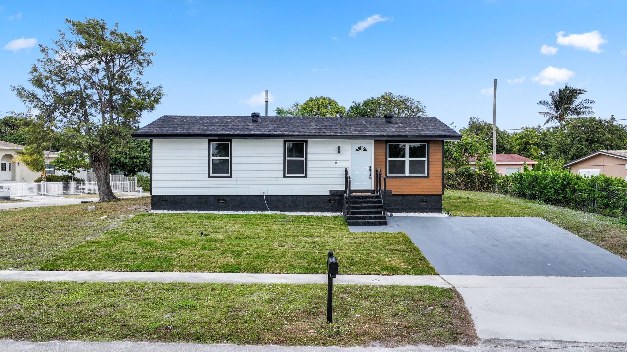 101 NE 27th Avenue