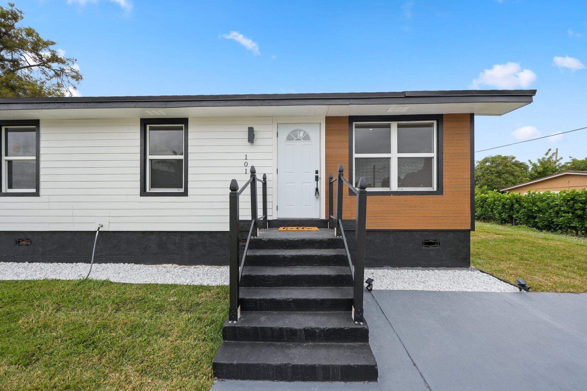 101 NE 27th Avenue