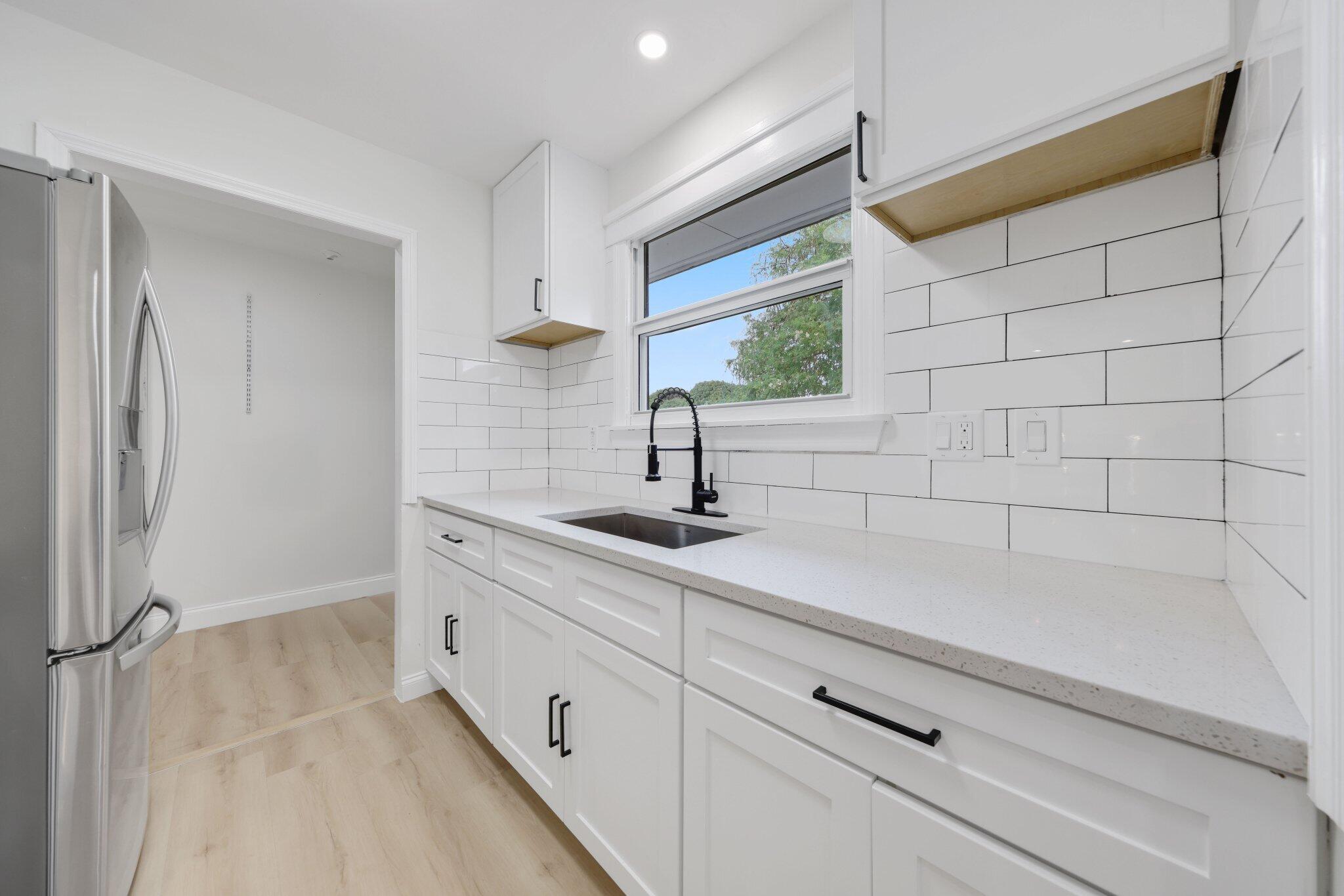 101 NE 27th Avenue