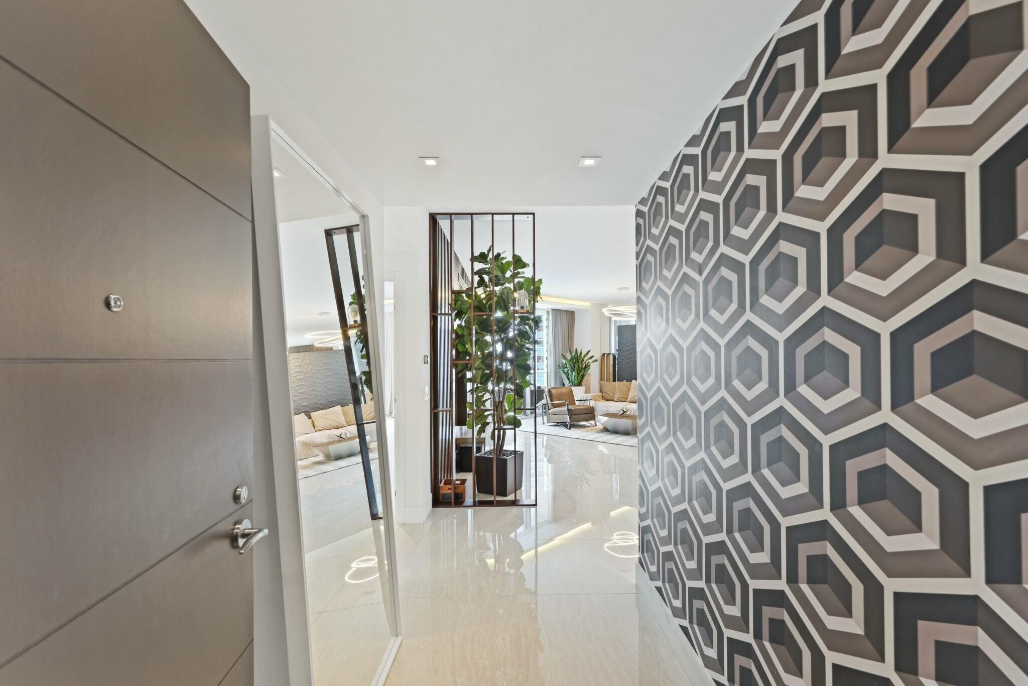 17301 Biscayne Boulevard 707