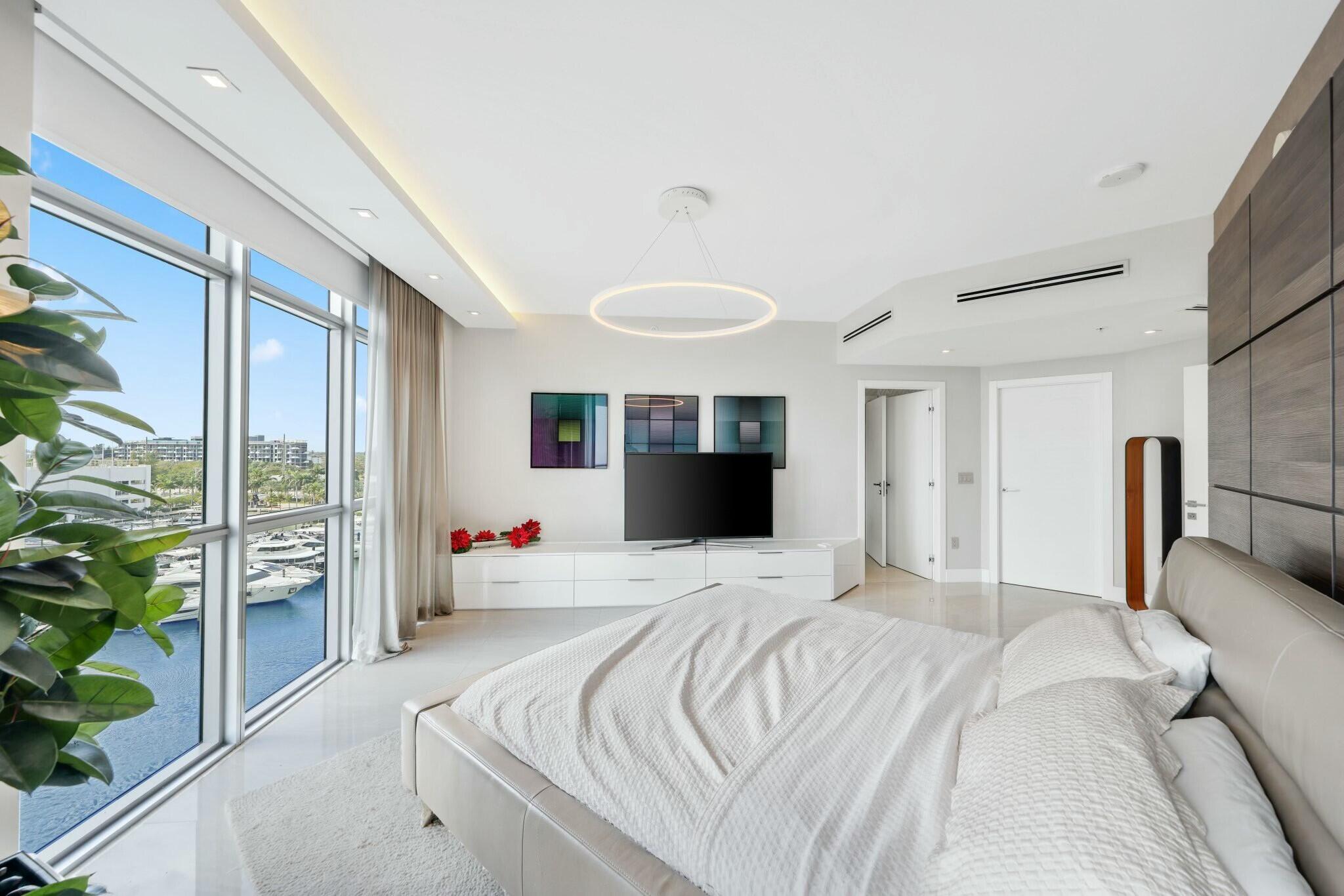 17301 Biscayne Boulevard 707