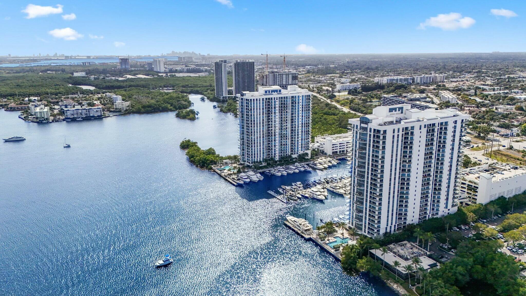 17301 Biscayne Boulevard 707