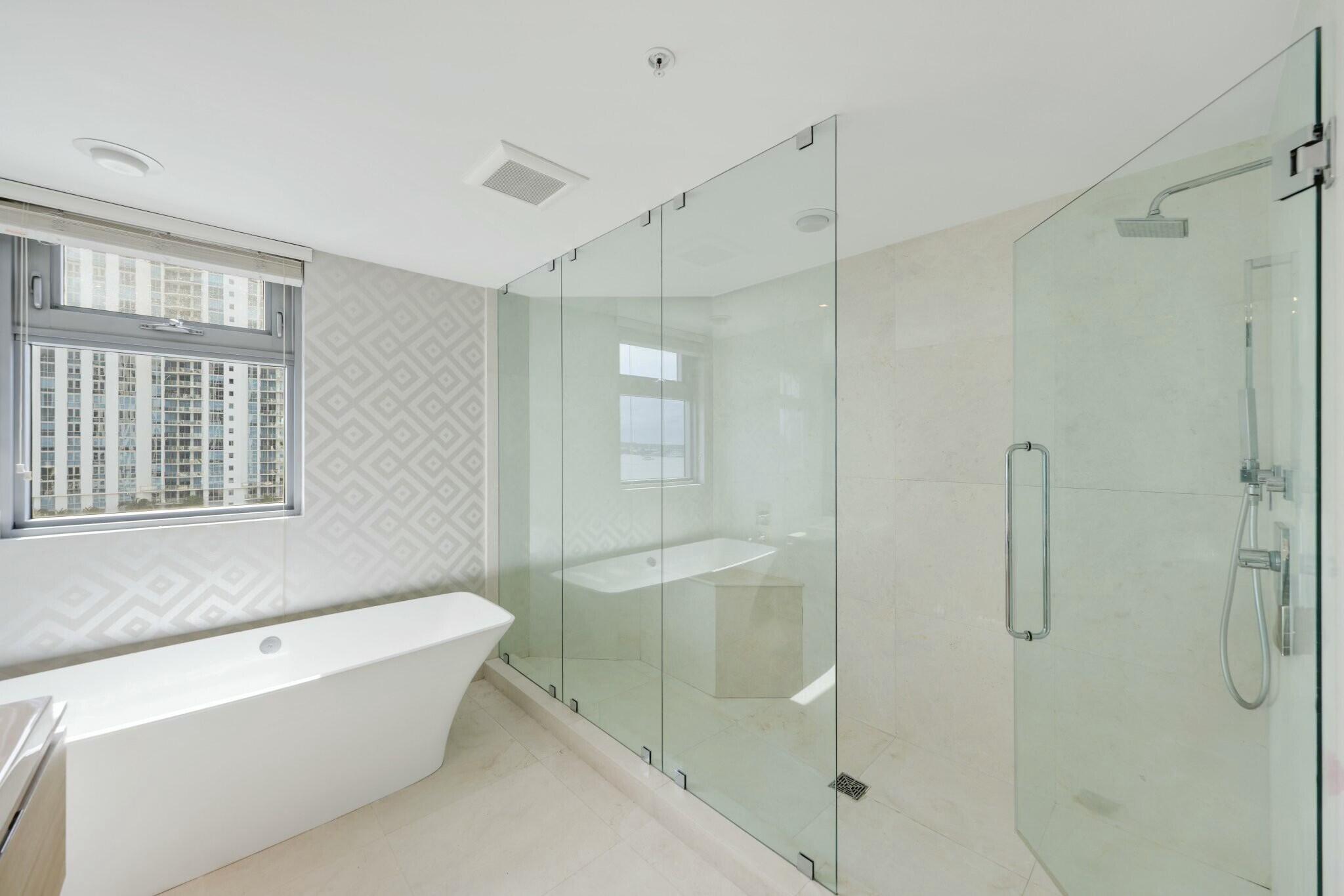 17301 Biscayne Boulevard 707