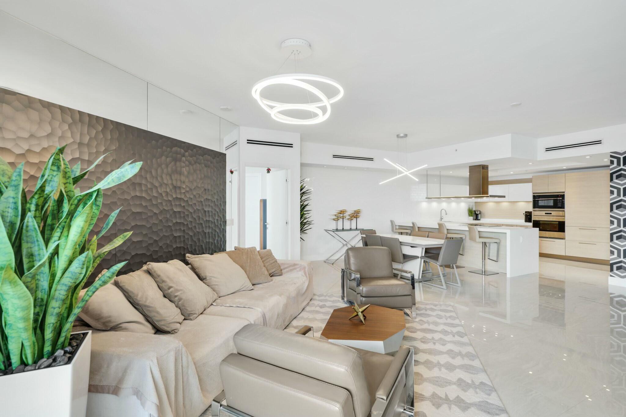 17301 Biscayne Boulevard 707