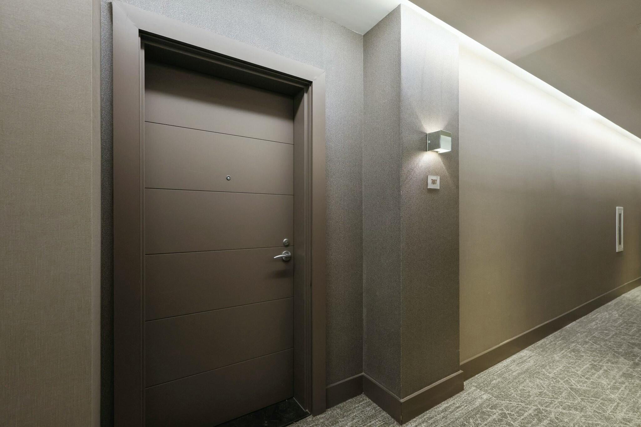 17301 Biscayne Boulevard 707