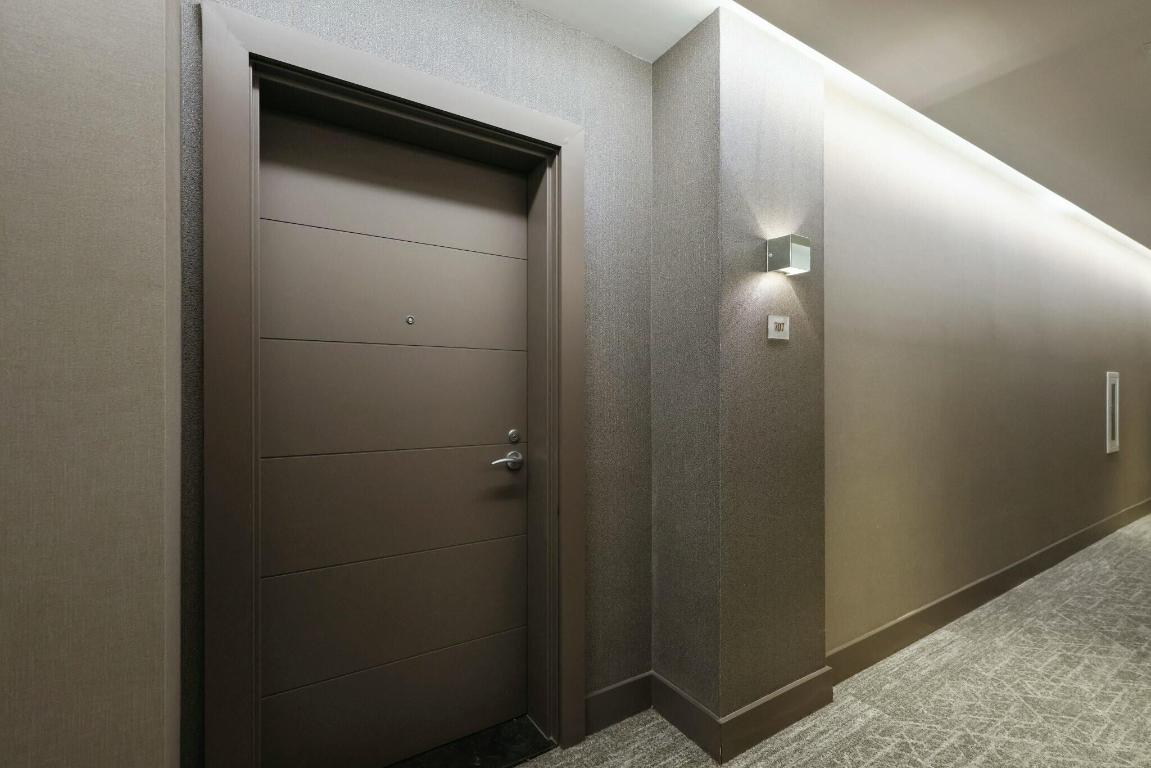 17301 Biscayne Boulevard 707