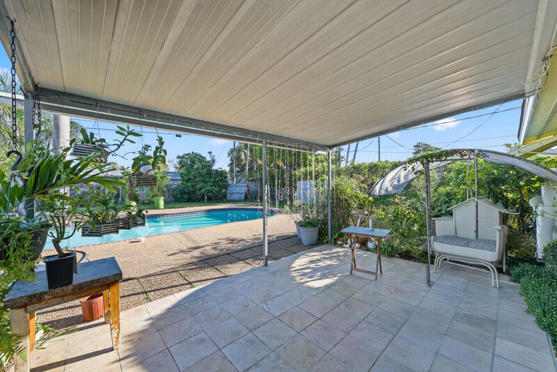 411 SW 2nd Street