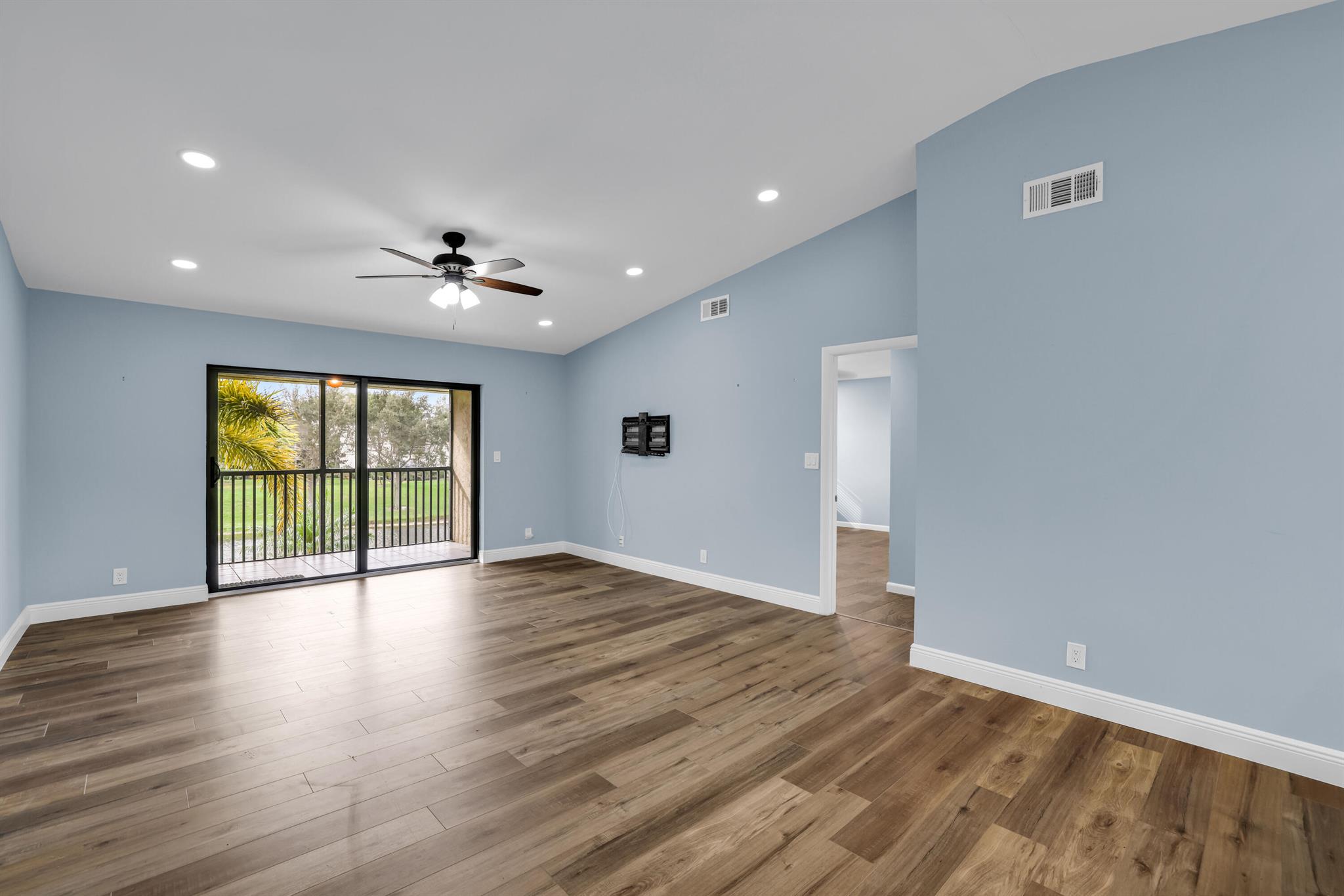 2840 Casa Way 202
