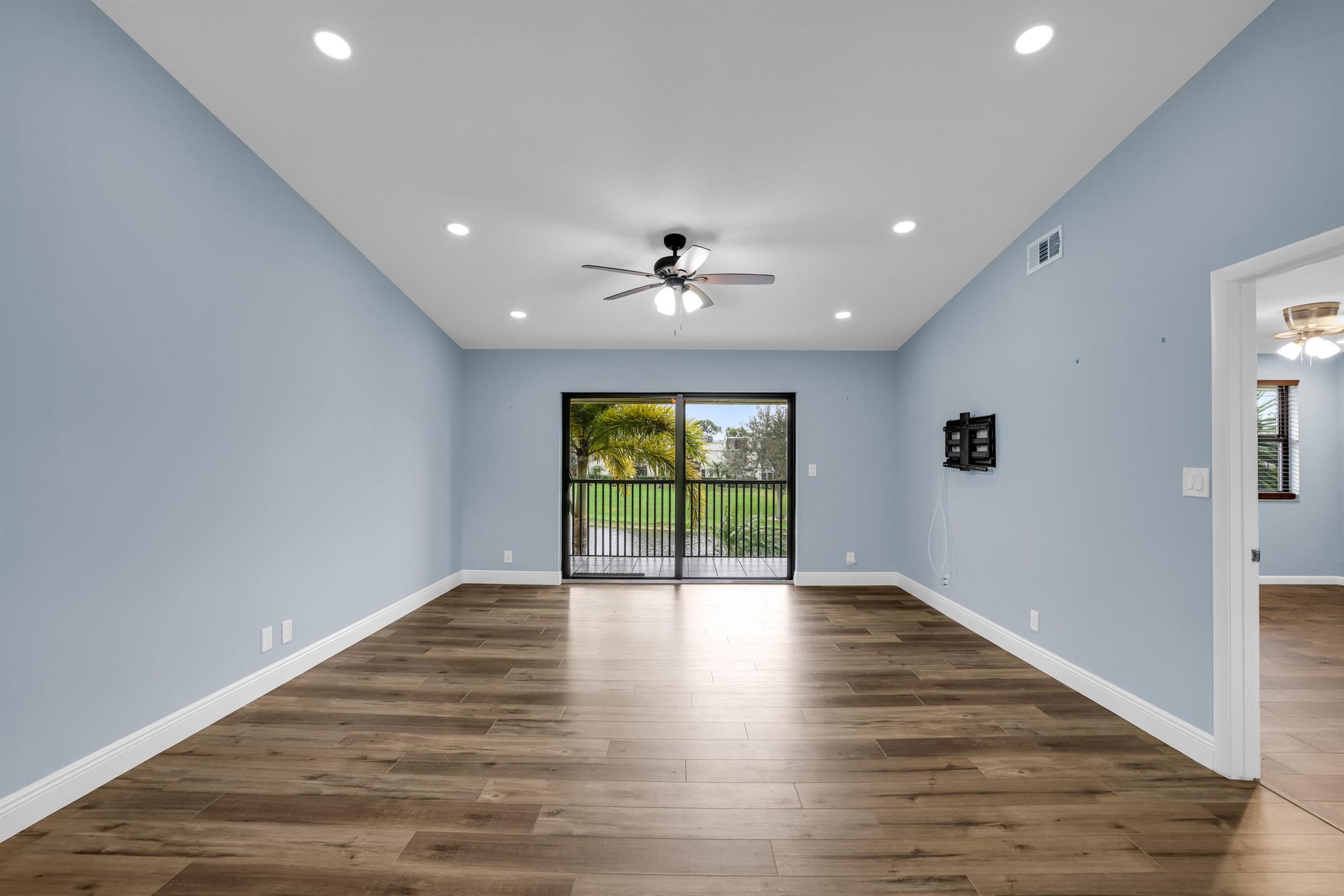 2840 Casa Way 202
