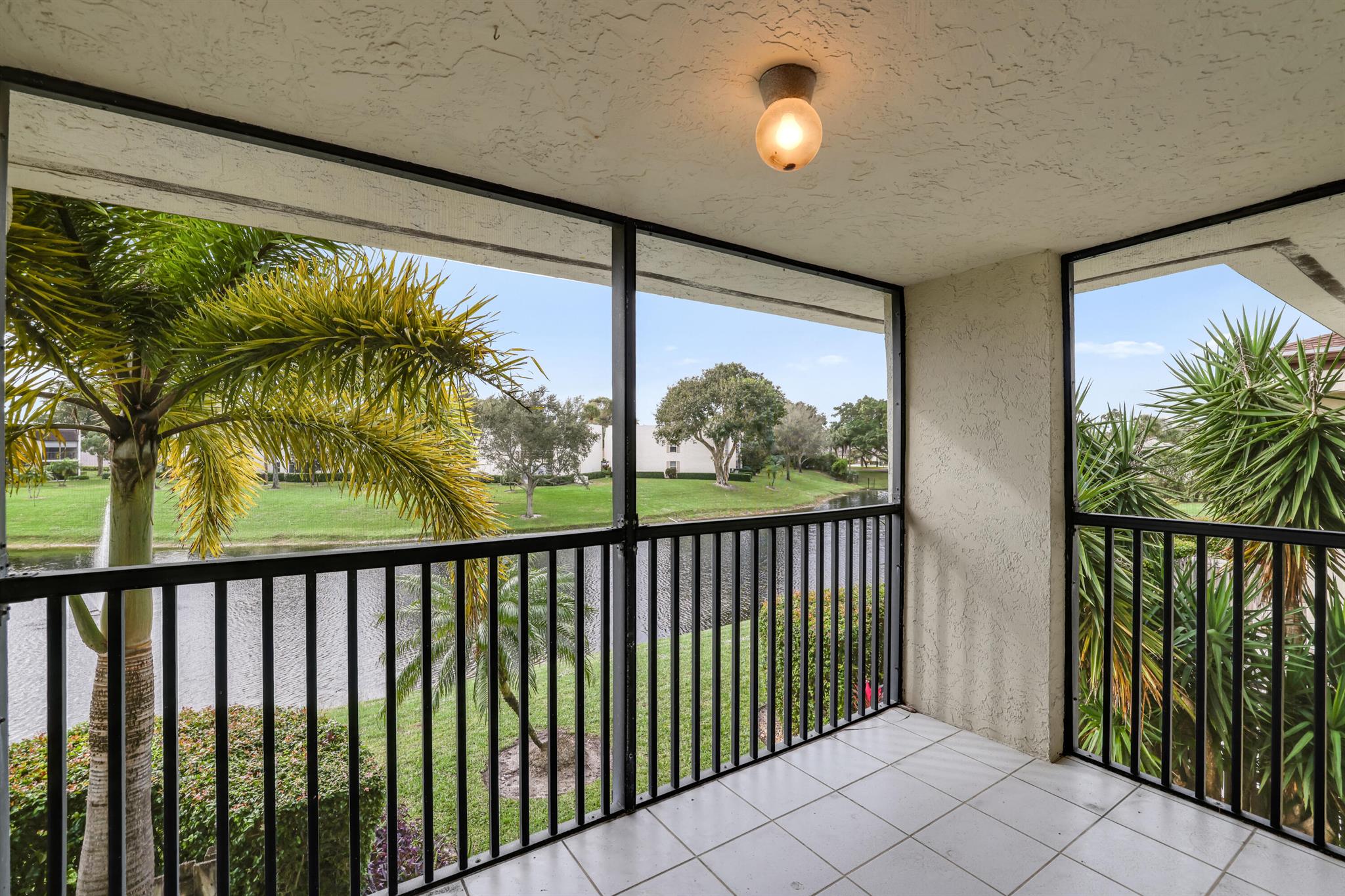 2840 Casa Way 202