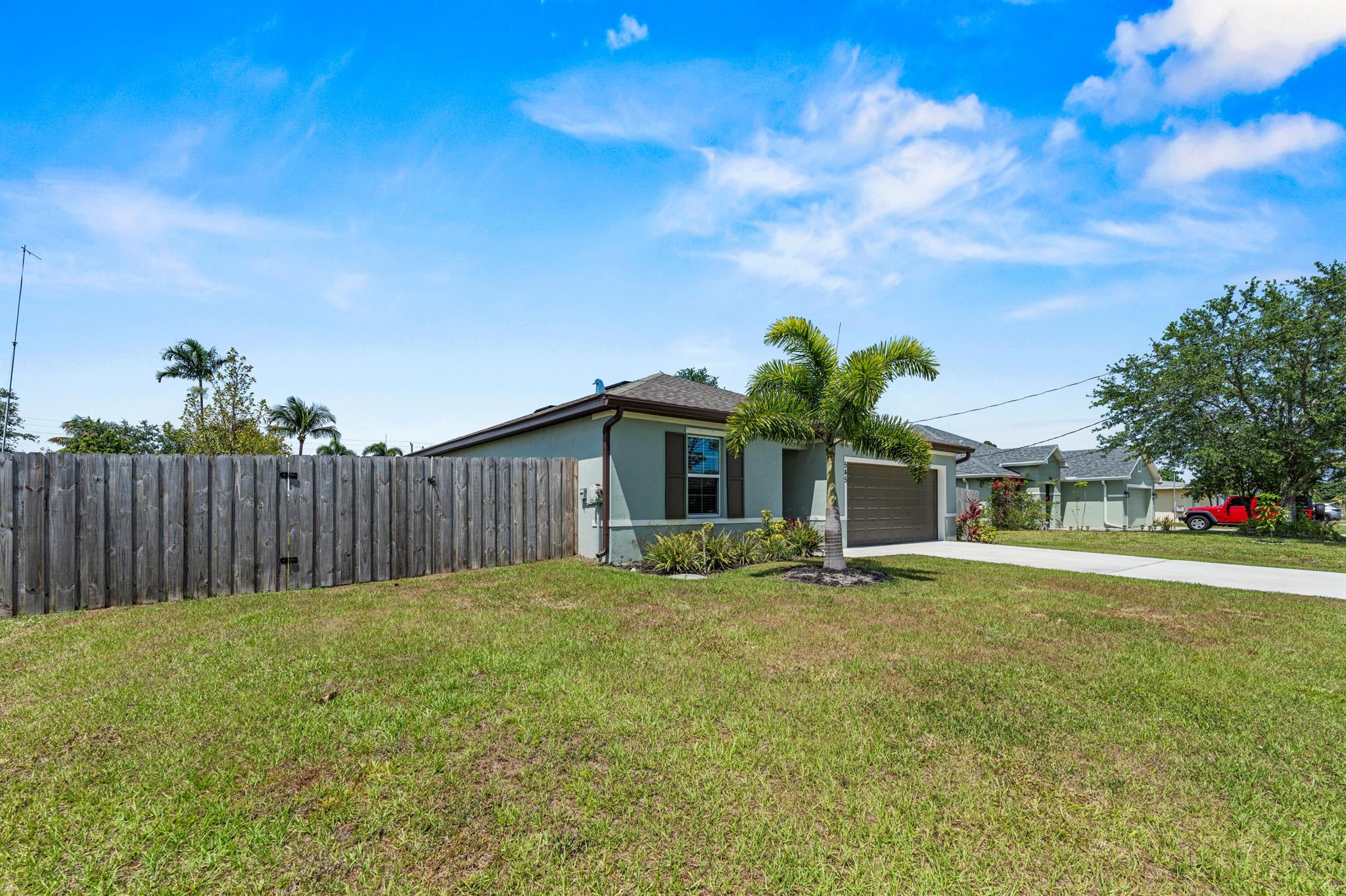 545 SW Duval Avenue