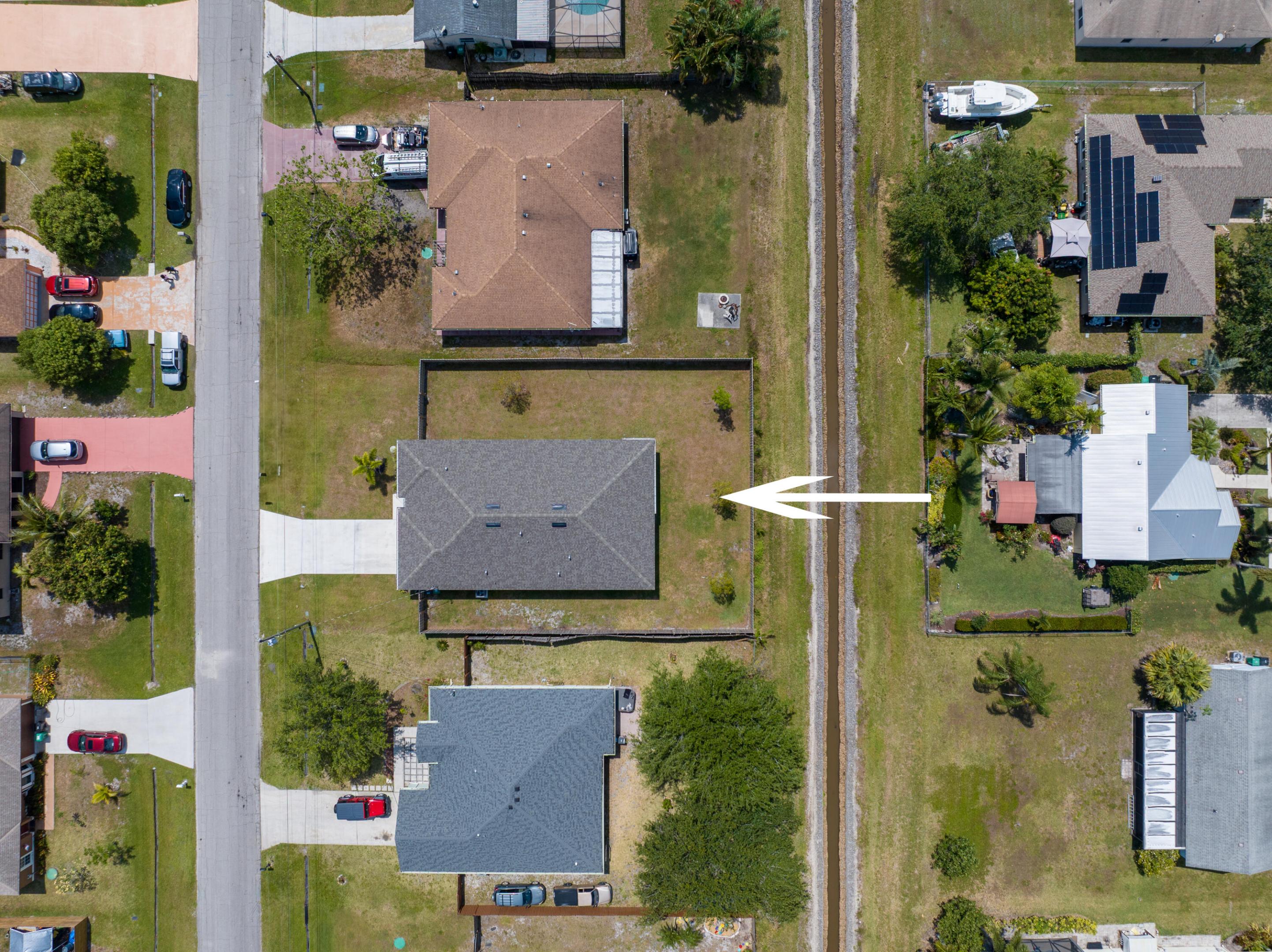 545 SW Duval Avenue