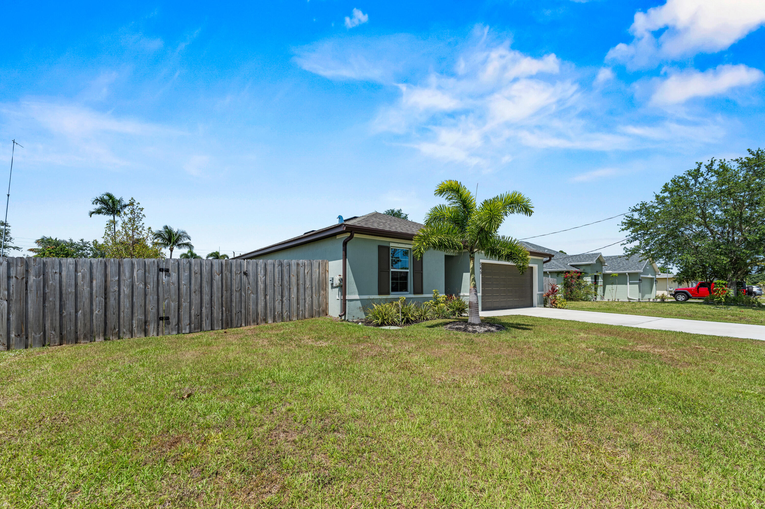 545 SW Duval Avenue