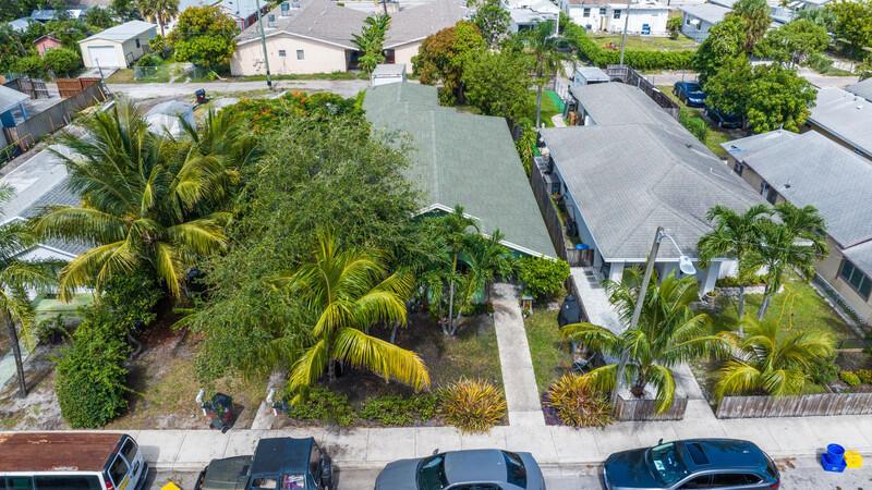 215 S E Street