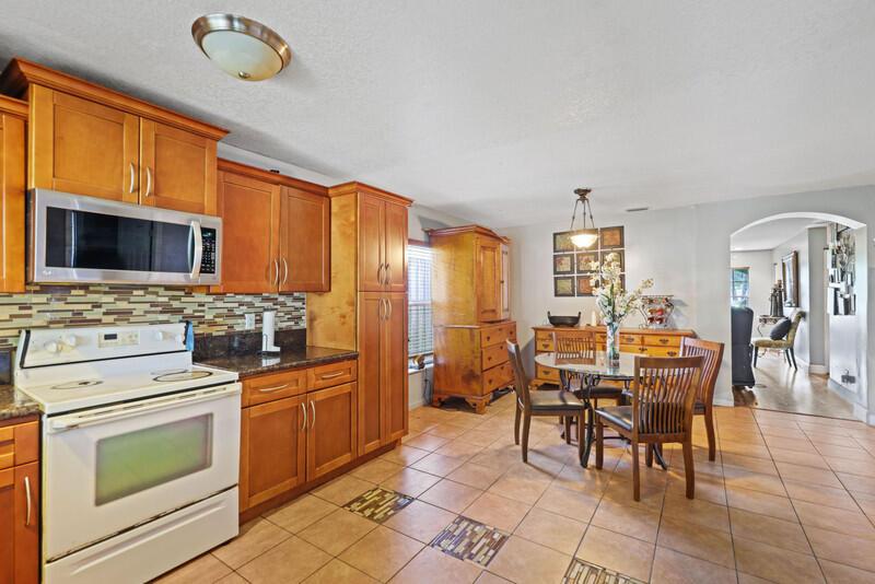215 S E Street
