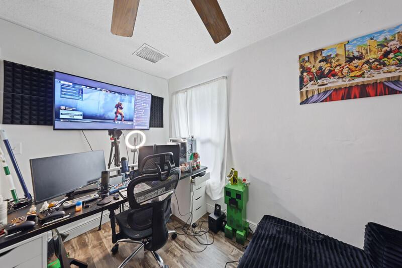 215 S E Street