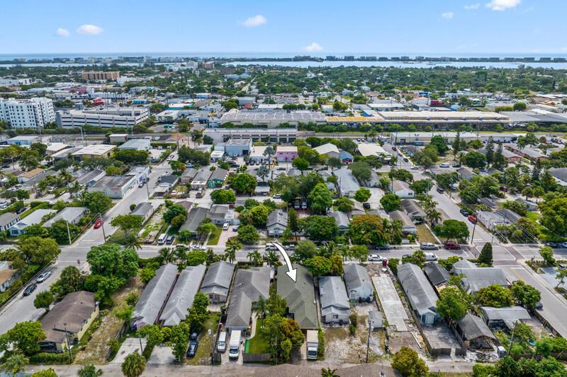 215 S E Street