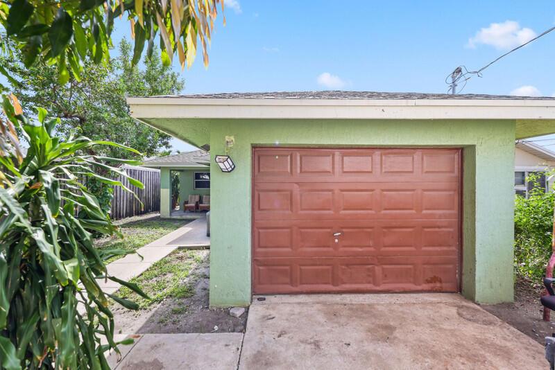 215 S E Street