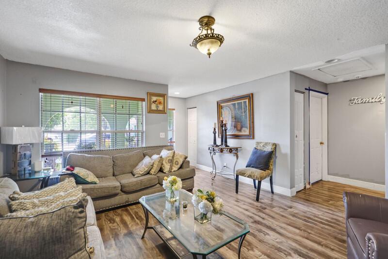 215 S E Street