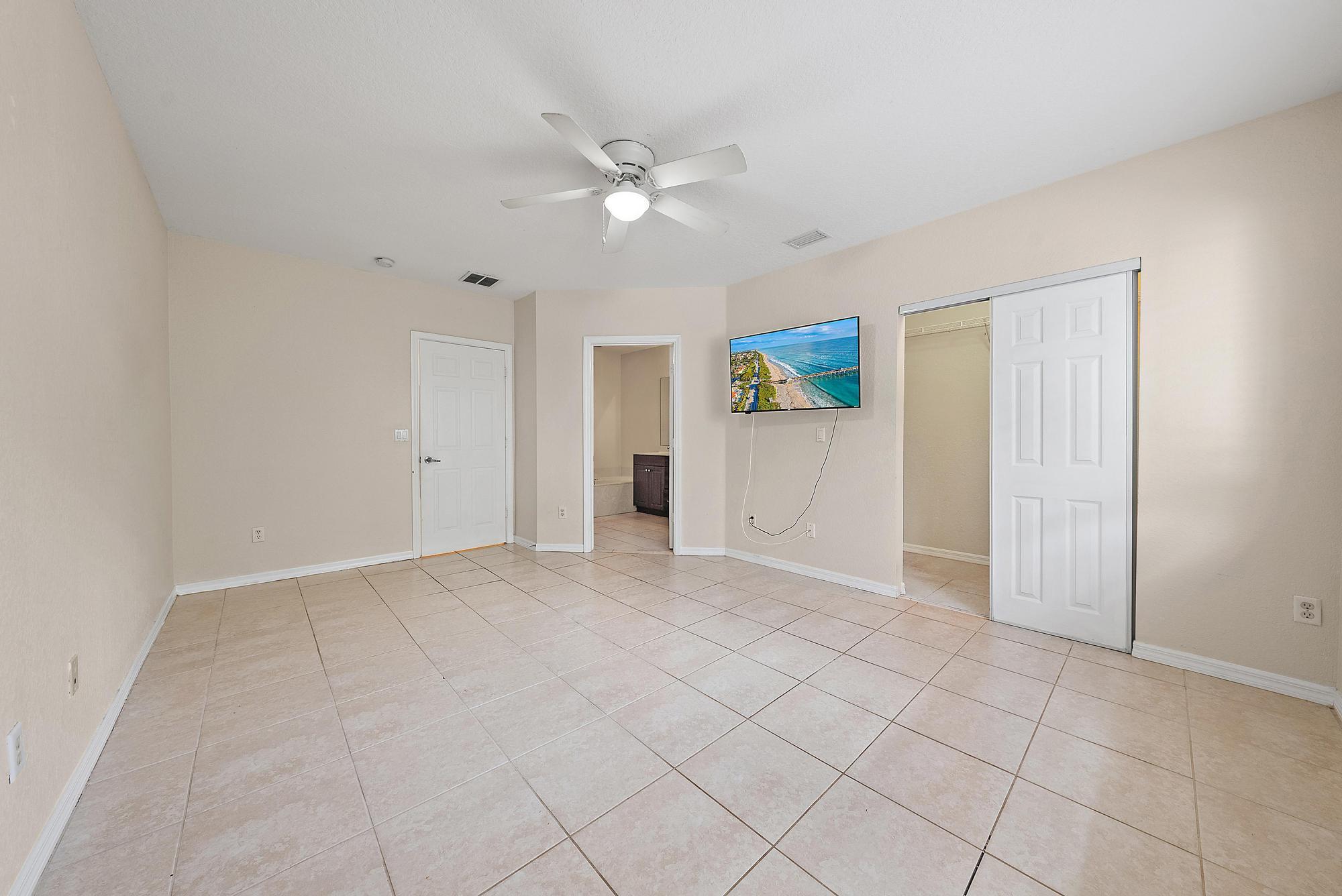 1925 Alamanda Way