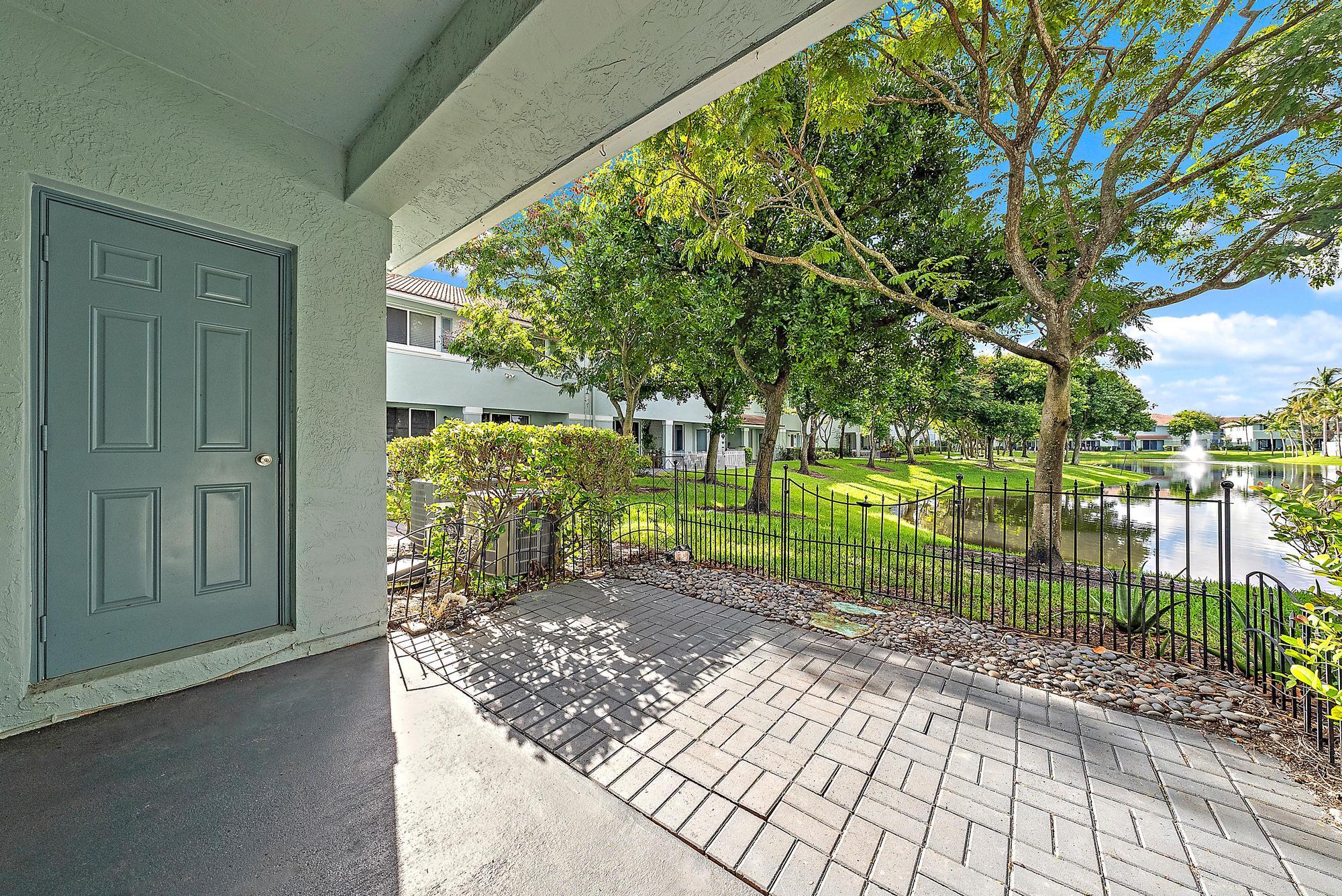 1925 Alamanda Way