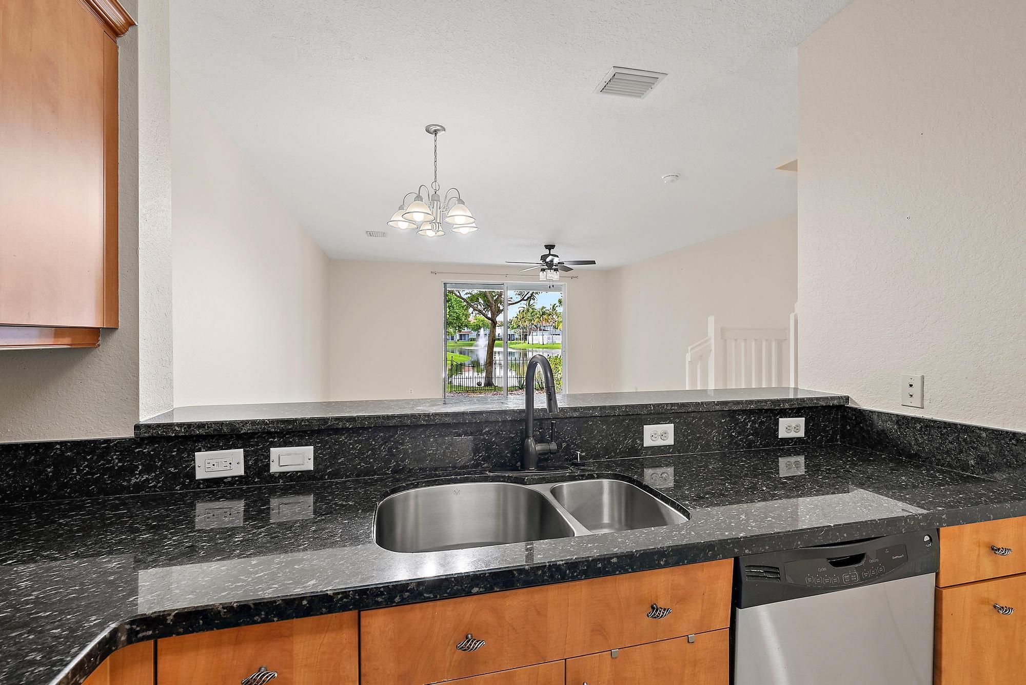 1925 Alamanda Way