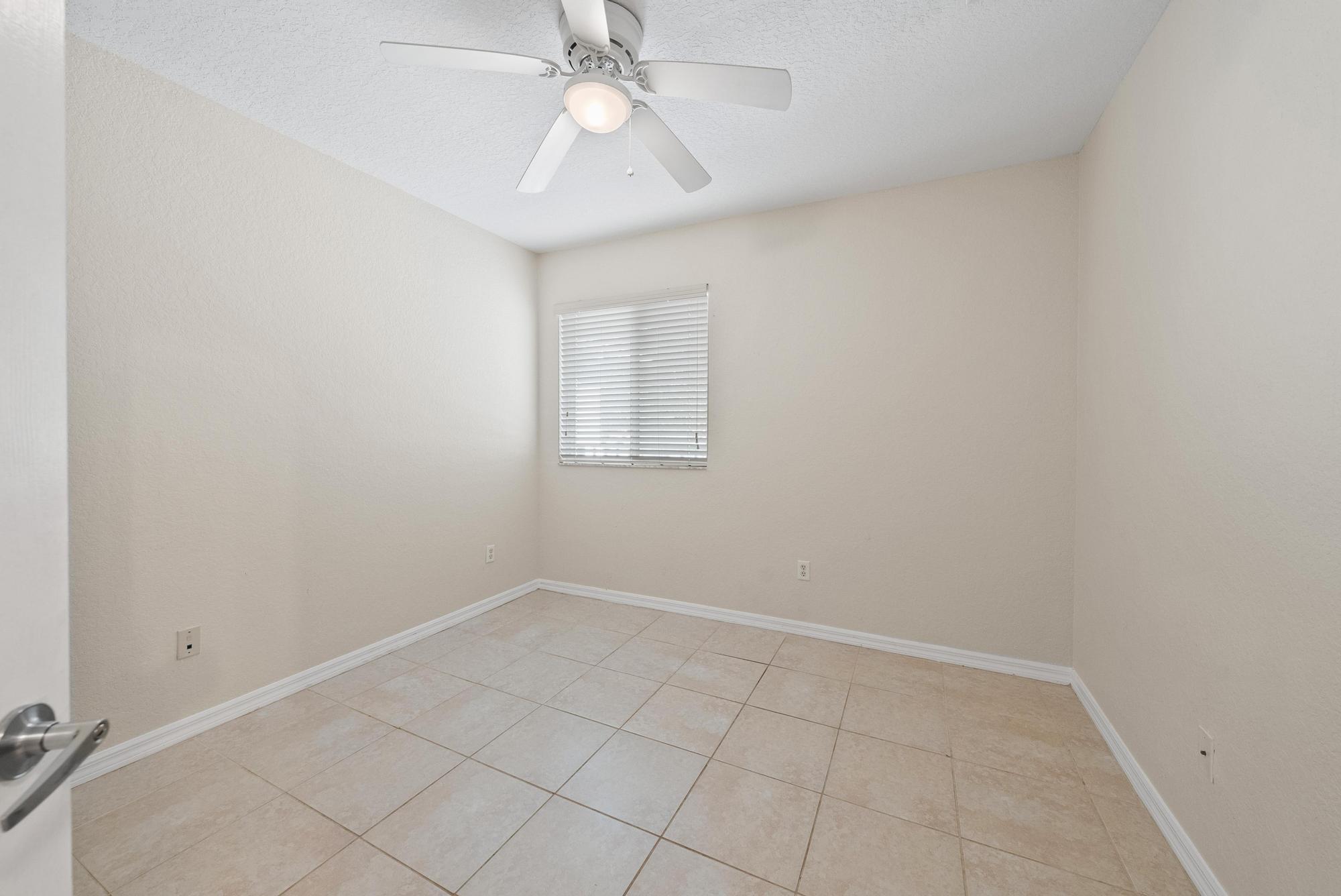 1925 Alamanda Way