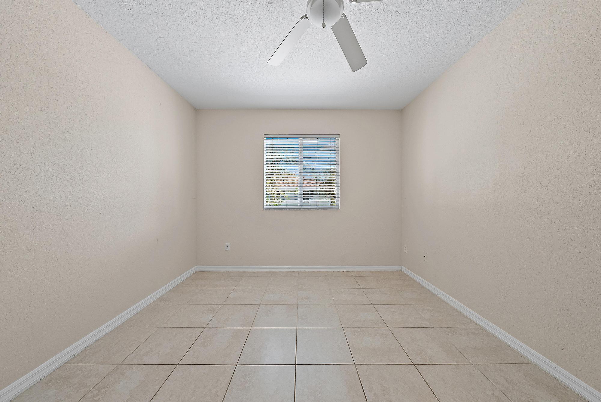 1925 Alamanda Way