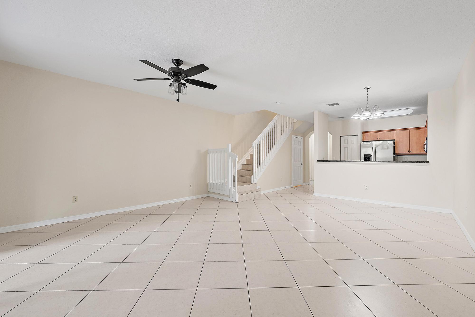 1925 Alamanda Way