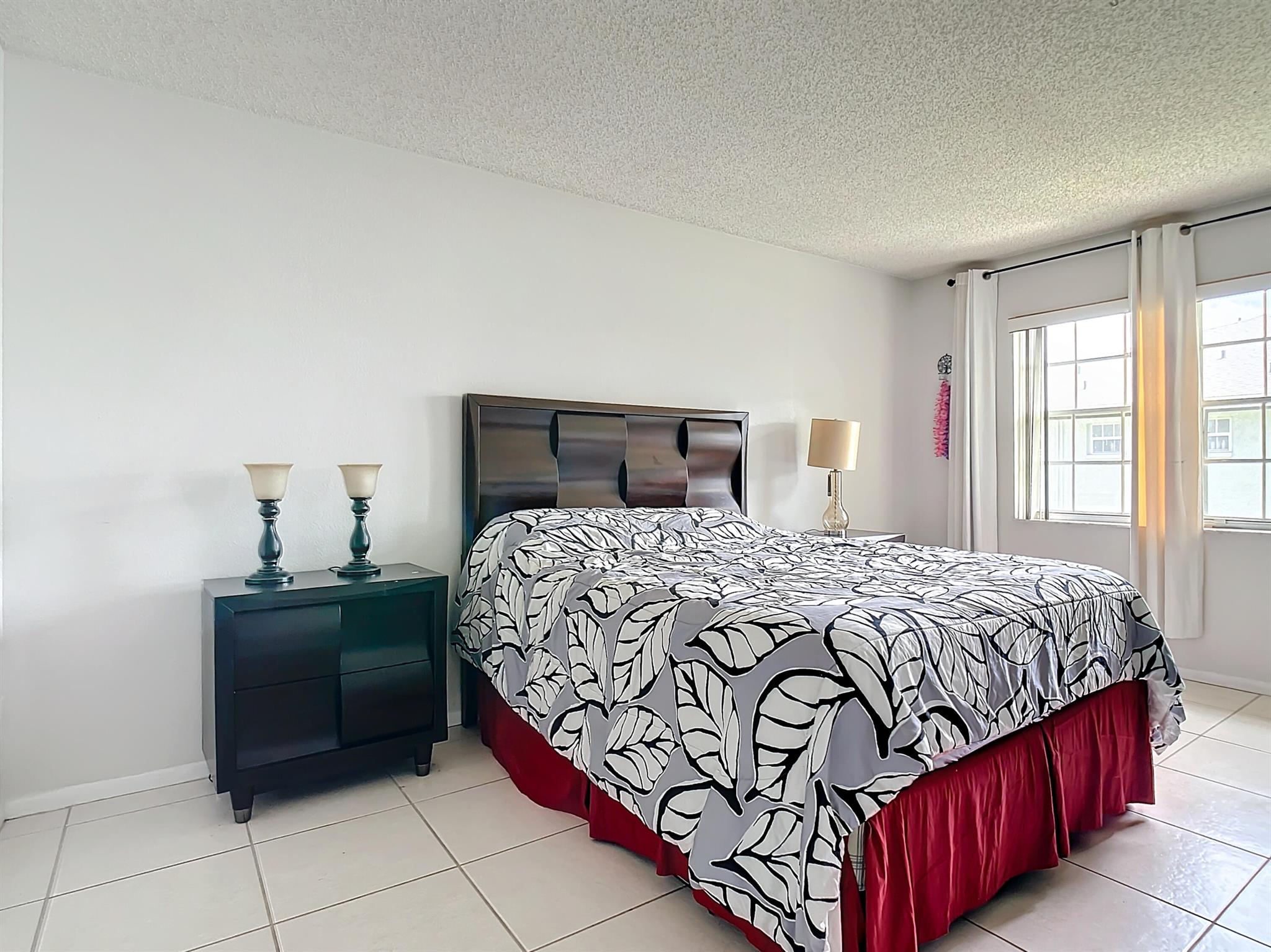 939 Sonesta Ave Avenue NE 204