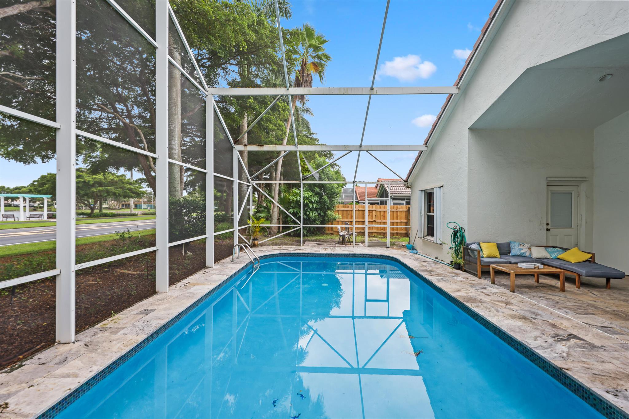 1971 Oak Berry Circle