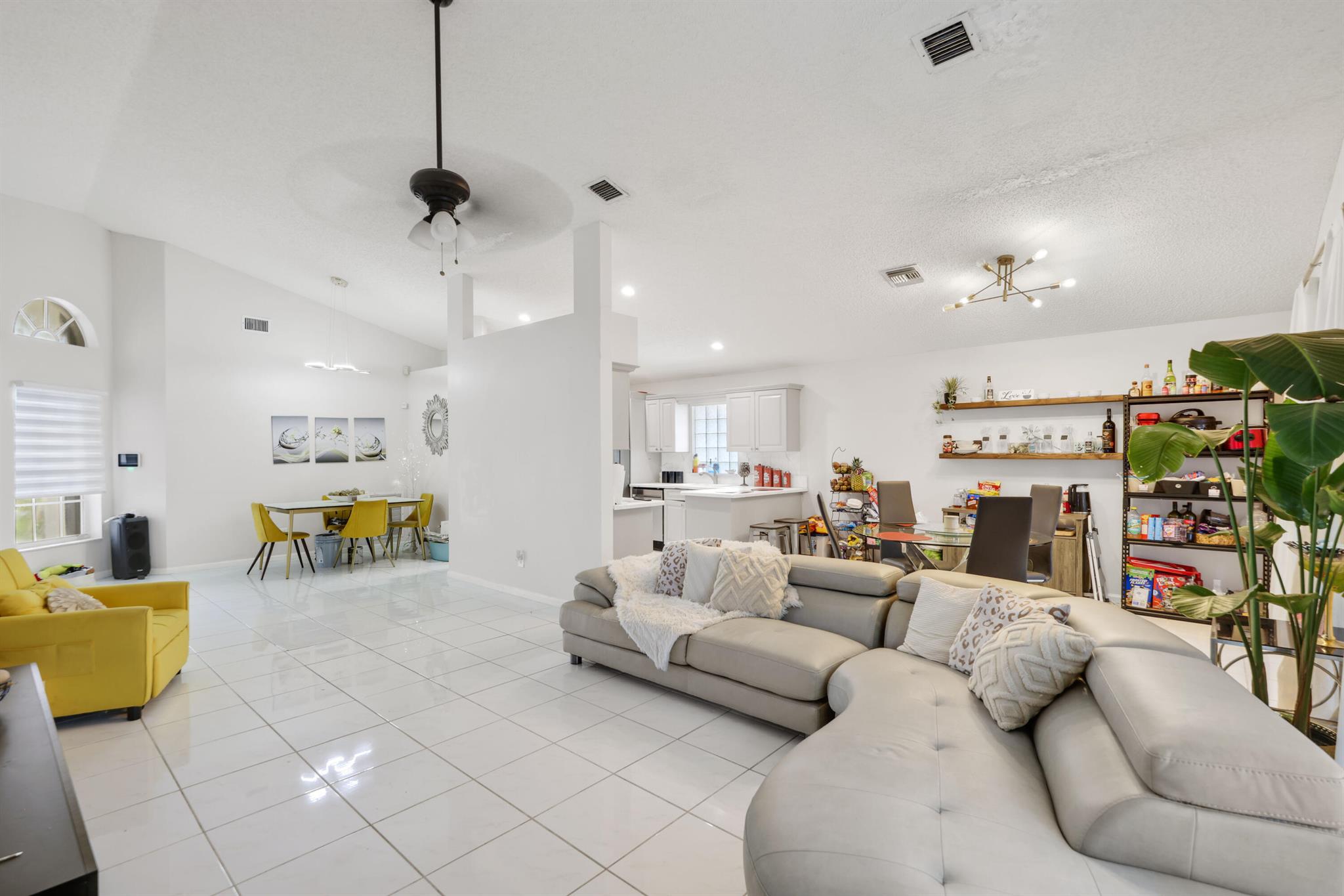 1971 Oak Berry Circle