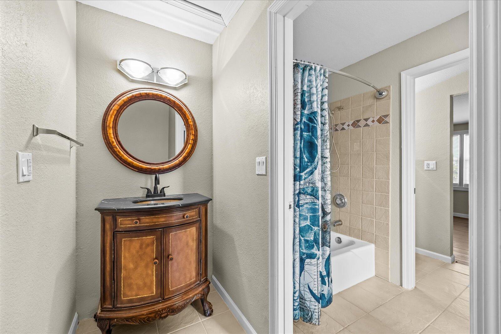 914 Shorewinds Drive C