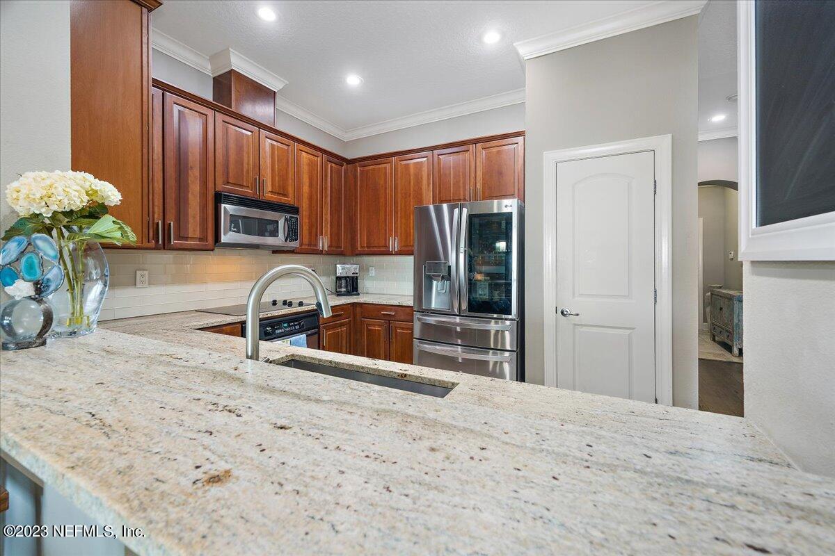 13846 ATLANTIC Boulevard, 411