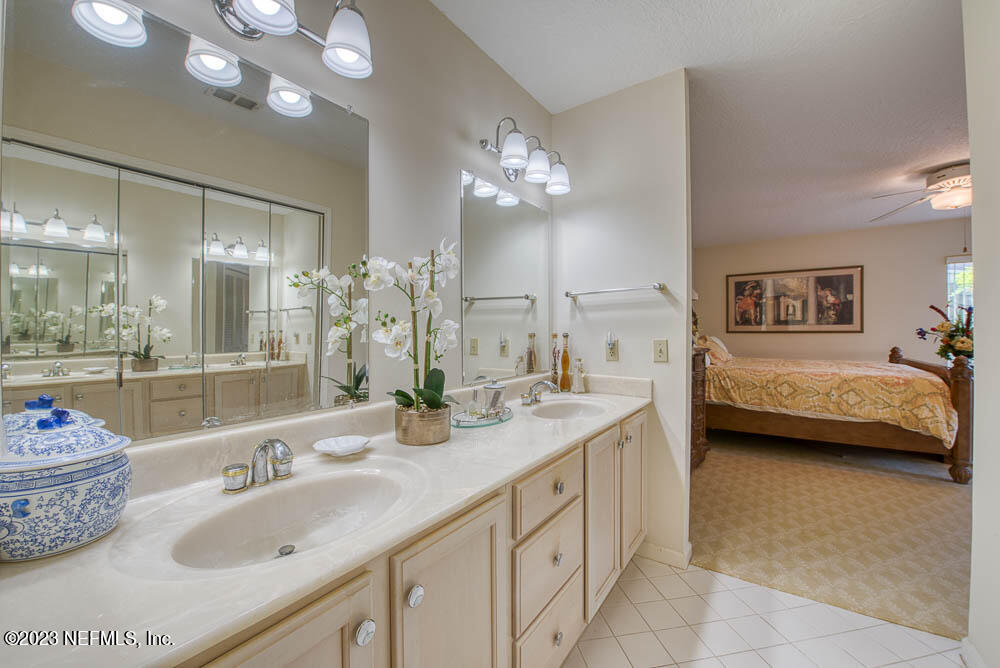 21 LOGGERHEAD Lane