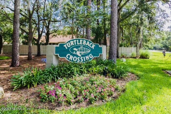 21 LOGGERHEAD Lane