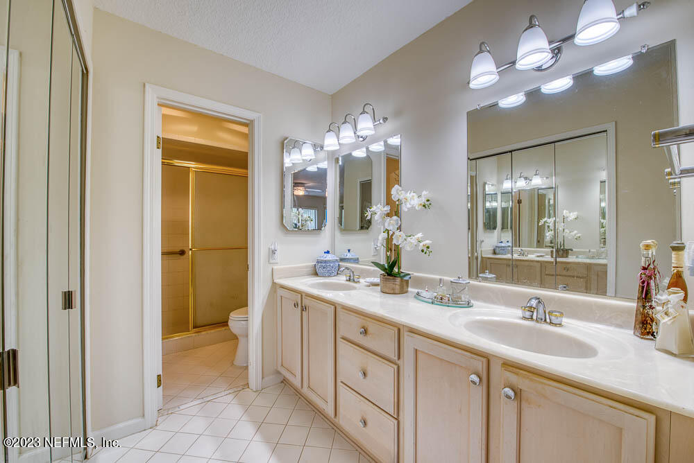 21 LOGGERHEAD Lane
