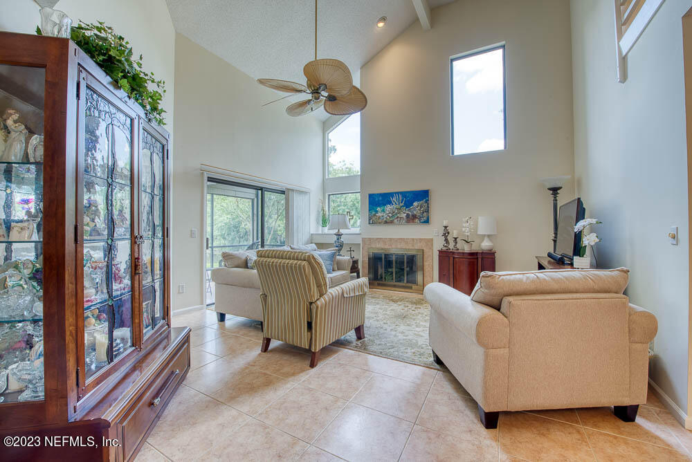 21 LOGGERHEAD Lane