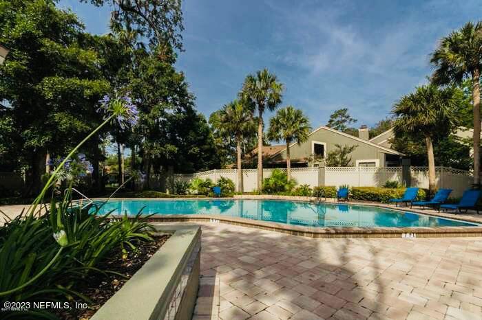 21 LOGGERHEAD Lane