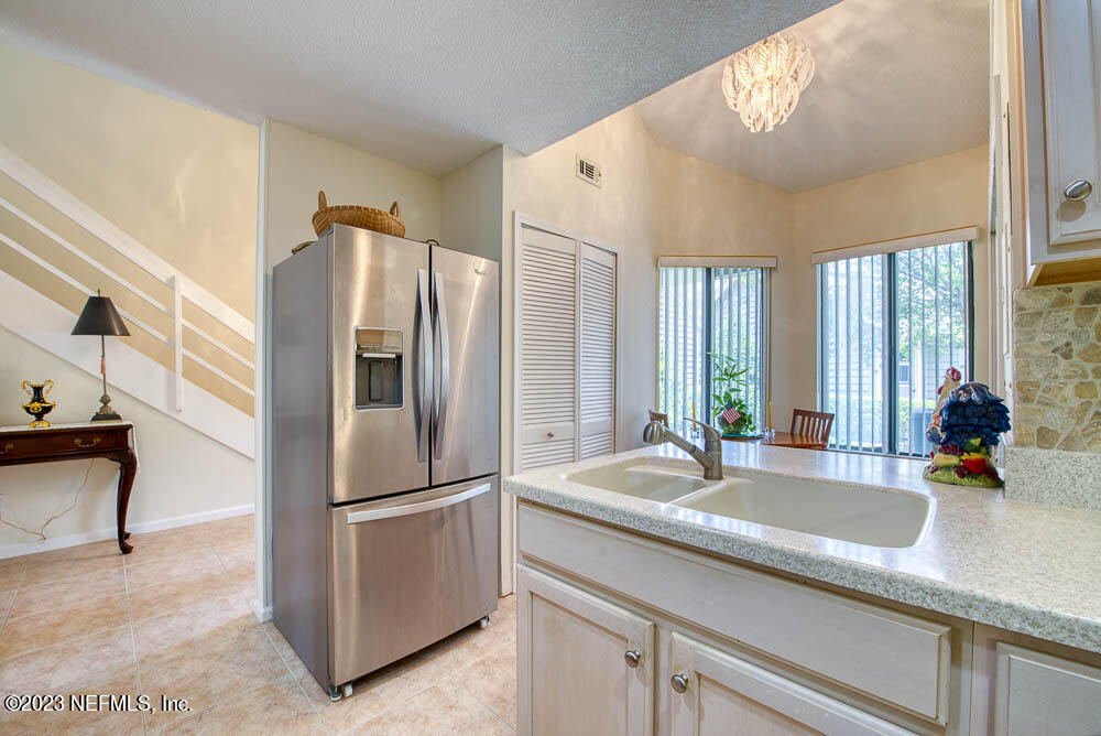 21 LOGGERHEAD Lane