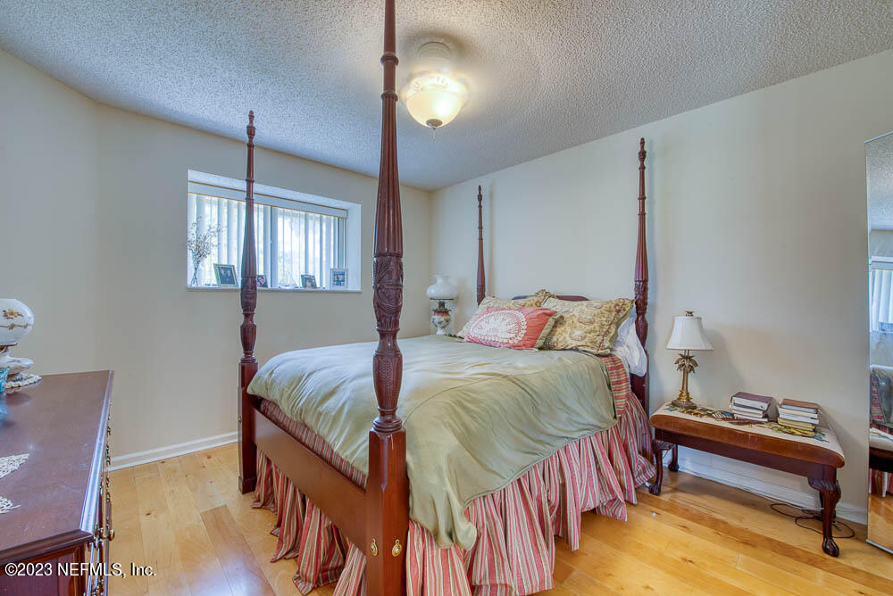 21 LOGGERHEAD Lane
