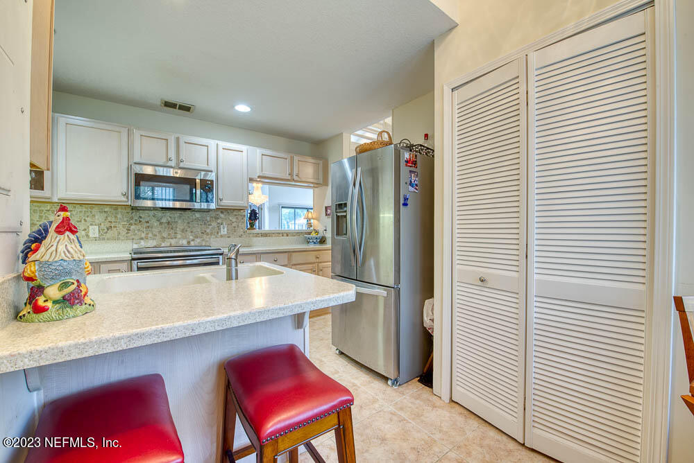 21 LOGGERHEAD Lane