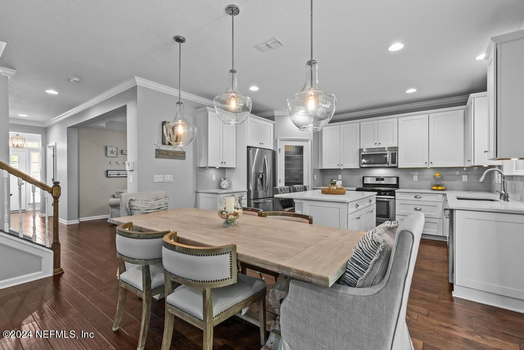121 FRONTIERLAND Trail